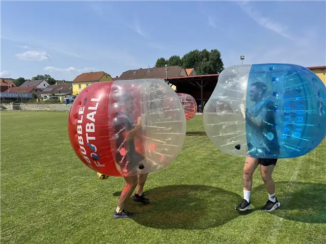 Bubble-Soccer-Spieler in Aktion – Litoměřice (2)